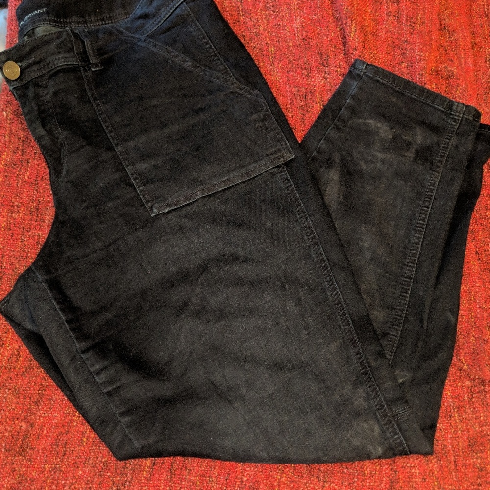 Genius fit cropped jeans.